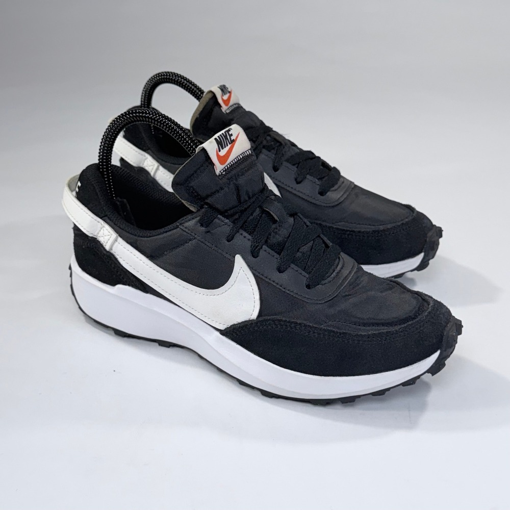 Nike Waffle Debut Sneakers Womens 7 Black White Athleisure Retro Streetwear Shoe